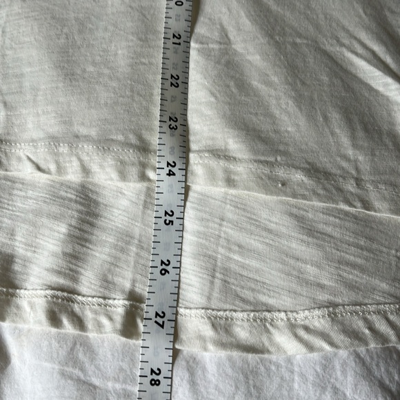 Akemi + Kin  XS Oversized off-white embroidered flutter sleeve short sleeve top. - Picture 5 of 7